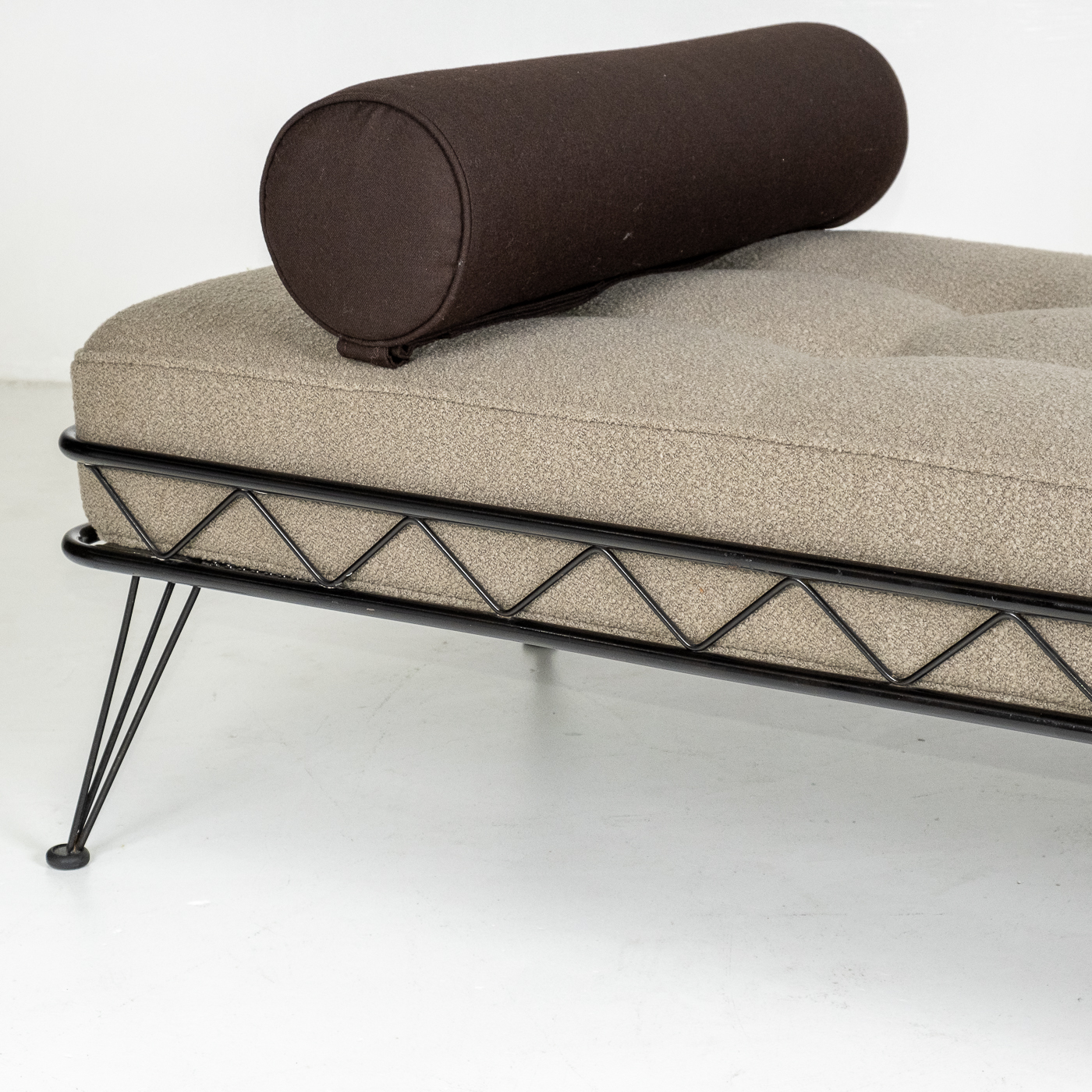 Arielle Daybed By Wim Rietveld For Auping With Black Frame And New Instyle Boucle Upholstery, 1956, The Netherlands 61