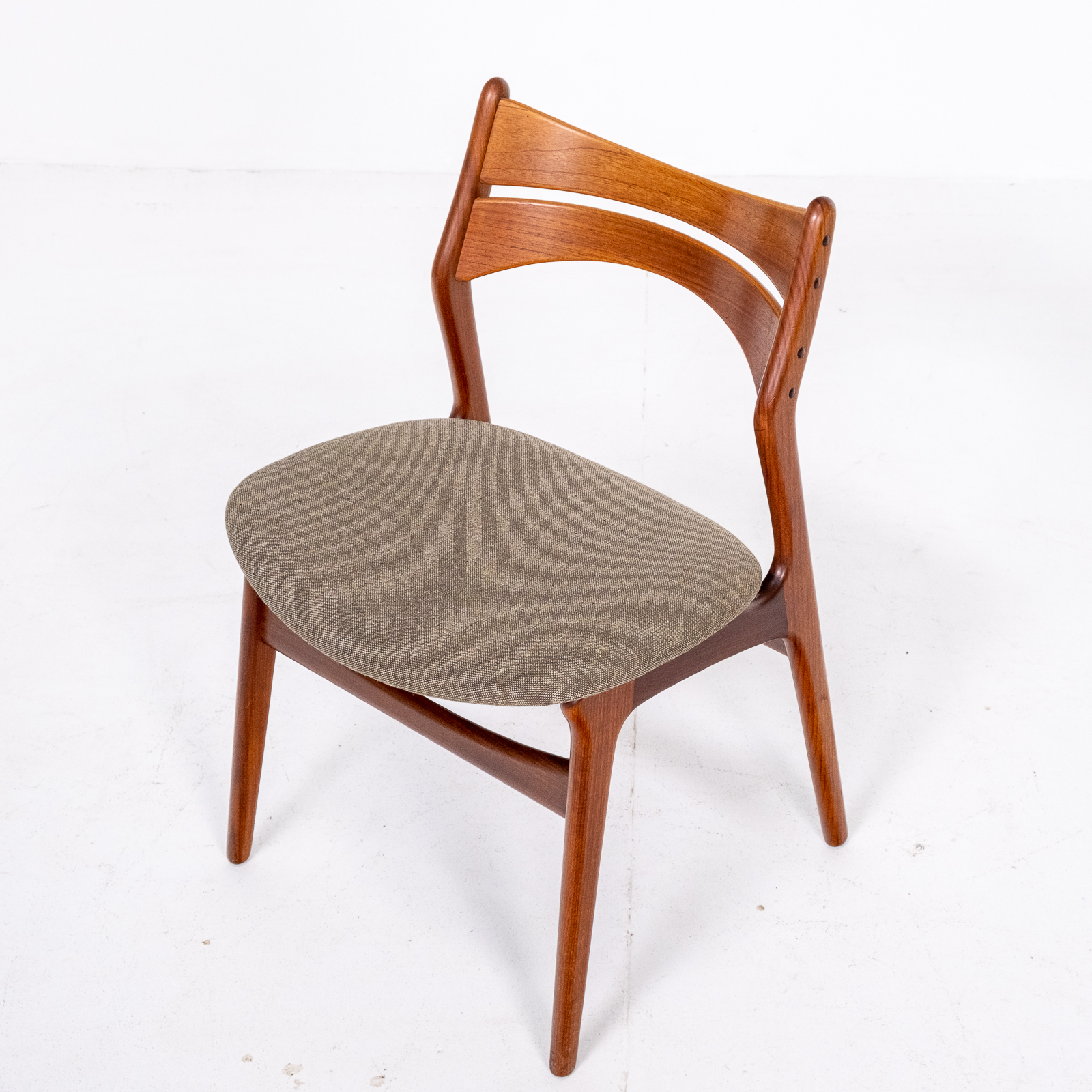 Set Of 2 Model 130 Dining Chairs By Erik Buch For Christian Christensens Mobelfabrik In New Instyle Upholstery And Teak, 1960s, Denmark 04