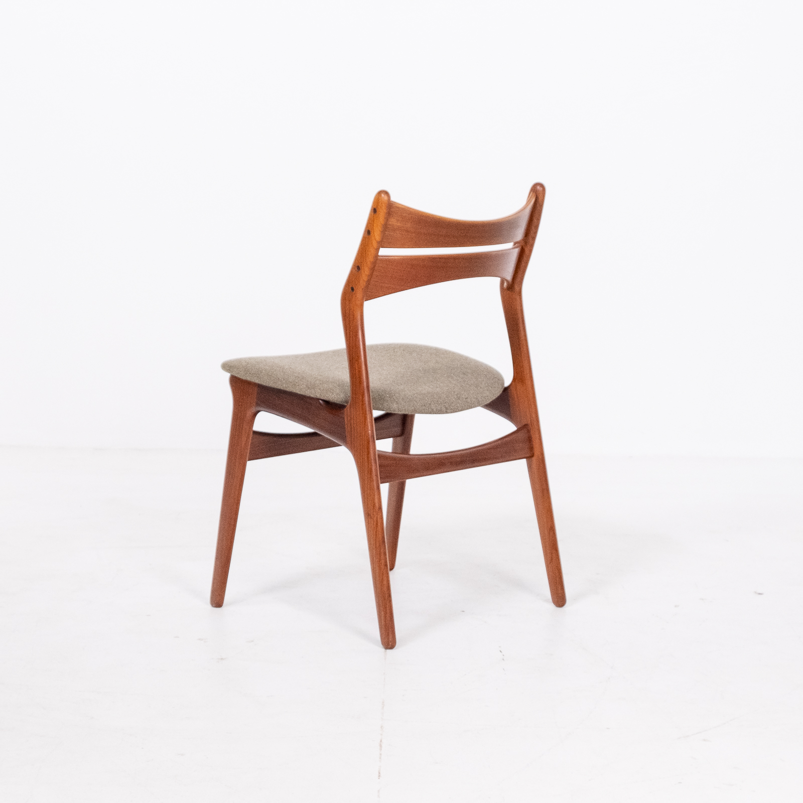 Set Of 2 Model 130 Dining Chairs By Erik Buch For Christian Christensens Mobelfabrik In New Instyle Upholstery And Teak, 1960s, Denmark 06